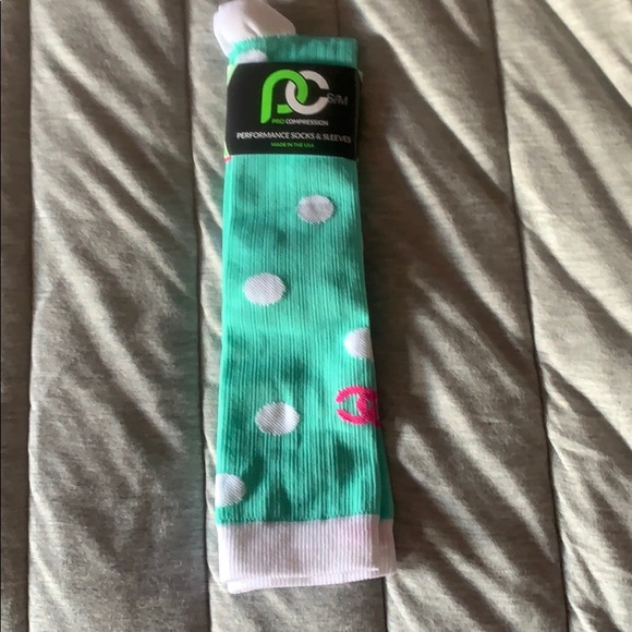 Accessories - NWT compression socks🧦